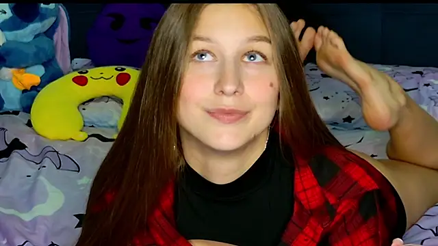 MissEmilyMiller online show from November 18, 2025, 5:39 pm