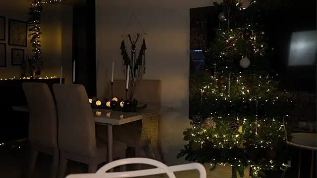 isabella-garcia- online show from December 3, 2025, 12:51 am