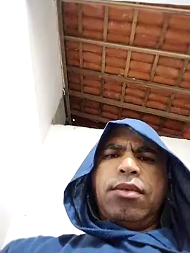 Carlosalbertobezerraamori online show from November 11, 2025, 8:03 am