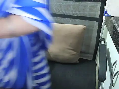 lovepihuu online show from October 3, 2025, 5:15 am