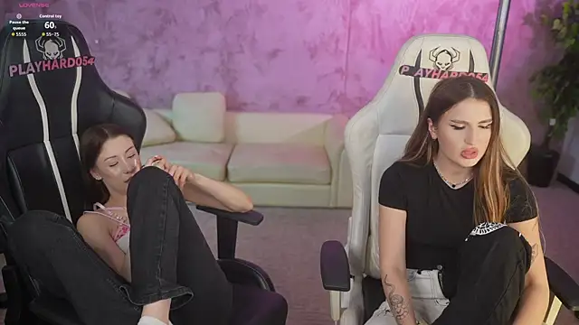 Goldie Flame online show from April 21, 2026, 1:42 am