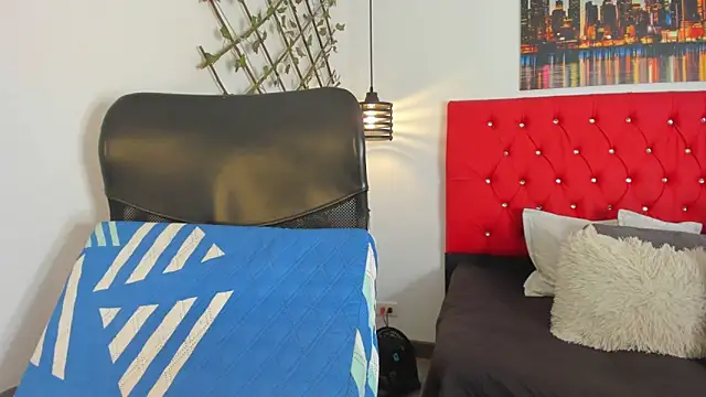 carolinacrus01 online show from October 21, 2025, 2:18 pm