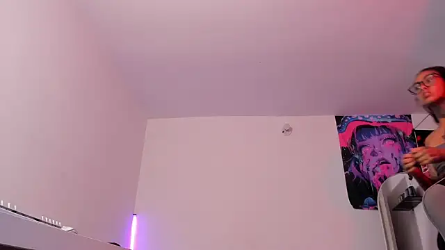 Snapshot of iamkatty_ chatting on November 4, 2025, 5:12 pm iamkatty online show from November 4, 2025, 5:12 pm