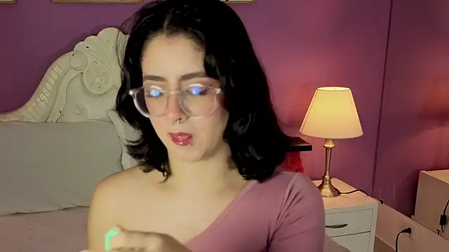 LiLLiAnderson online show from November 10, 2025, 11:42 am