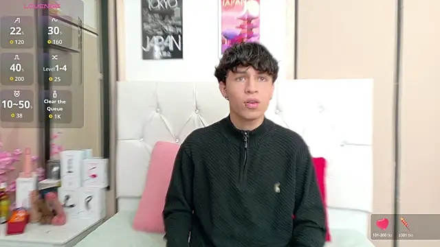 Axel  Evans online show from November 1, 2025, 12:29 pm