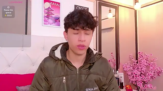 Axel  Evans online show from January 19, 2026, 12:31 pm