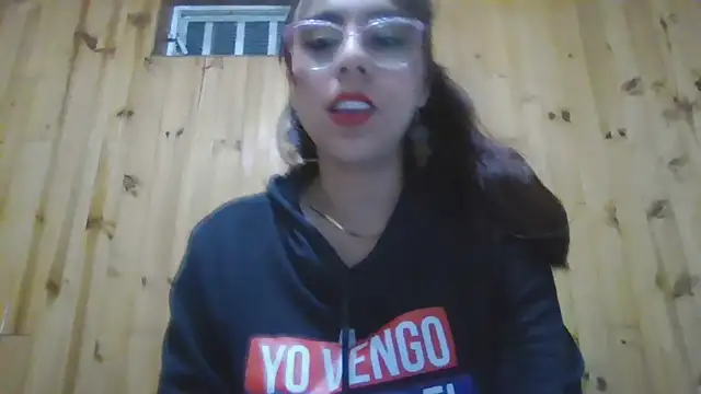 Roselingalvis13 online show from September 22, 2025, 2:13 am