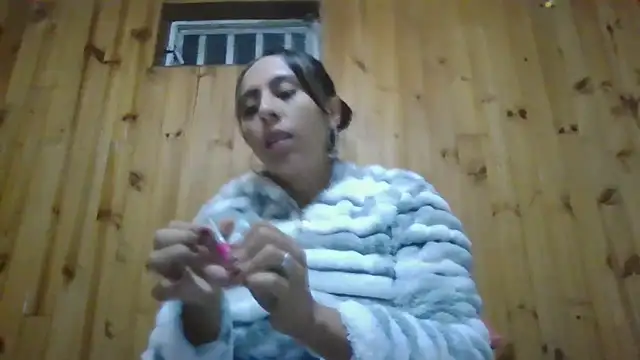 Roselingalvis13 online show from October 20, 2025, 2:34 am