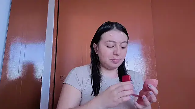 MiaKimky online show from November 7, 2025, 3:01 pm