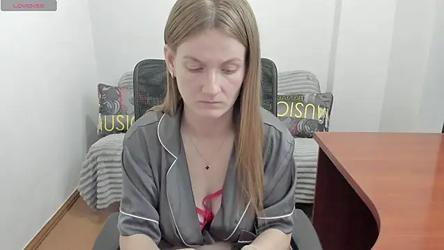 Snapshot of Alisha_Skyes chatting on June 17, 2026, 8:54 pm Alisha Skyes online show from June 17, 2026, 8:54 pm
