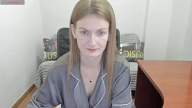 Snapshot of Alisha_Skyes chatting on July 7, 2026, 5:17 pm Alisha Skyes online show from July 7, 2026, 5:17 pm