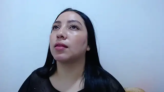 Snapshot of carolina_zabala_19 chatting on May 14, 2026, 9:43 pm carolina zabala 19 online show from May 14, 2026, 9:43 pm