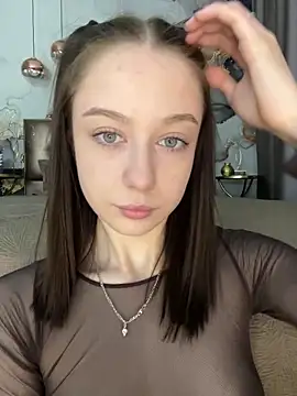 MiraXS online show from April 25, 2026, 10:18 pm