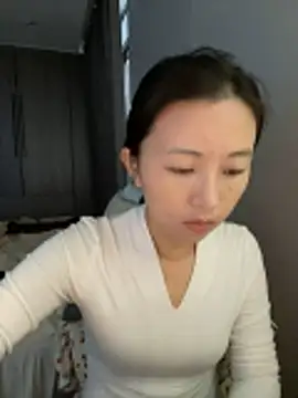 haiyan125216 online show from November 11, 2025, 5:40 am