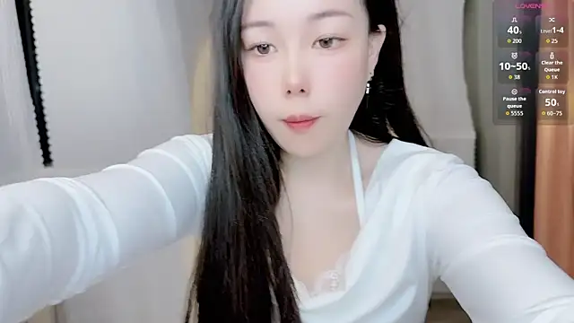 Bella Ava online show from December 15, 2025, 3:38 pm