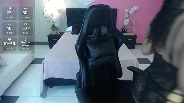 sophia brunette  online show from October 13, 2025, 11:32 am