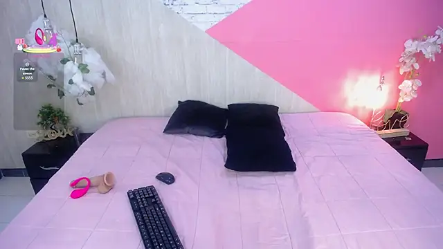 sophia brunette  online show from December 22, 2025, 11:29 am