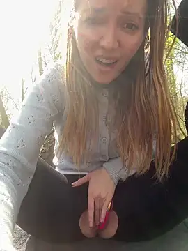 Snapshot of FayeFlame chatting on April 16, 2026, 12:39 pm FayeFlame online show from April 16, 2026, 12:39 pm