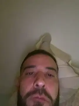 Snapshot of elpollon23876 chatting on September 28, 2025, 1:00 am elpollon23876 online show from September 28, 2025, 1:00 am