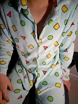 111owo111 online show from October 12, 2025, 6:23 am