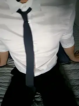 111owo111 online show from April 7, 2026, 1:33 pm