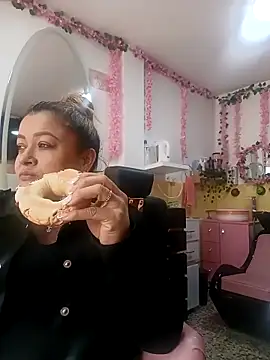 Asuna yuuky online show from March 8, 2026, 5:39 pm