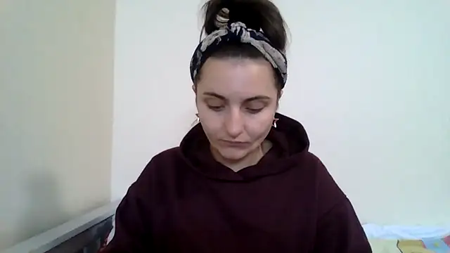 DInaraXRose online show from October 13, 2025, 9:53 am