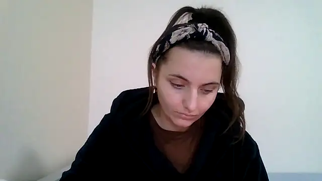 DInaraXRose online show from October 16, 2025, 10:16 am