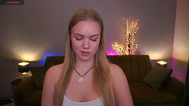 CelesteNoir online show from November 11, 2025, 8:03 am