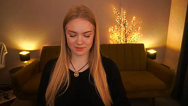 CelesteNoir online show from December 2, 2025, 7:47 am