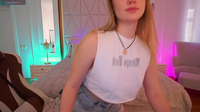 CelesteNoir online show from December 16, 2025, 7:57 am