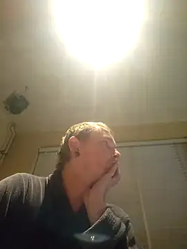 piercingpik online show from October 15, 2025, 7:14 pm