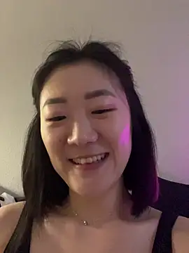 AikoYamada online show from October 28, 2025, 6:17 am