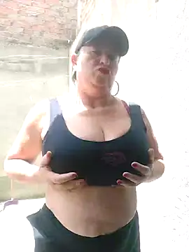 Miss-tetas online show from October 9, 2025, 5:22 pm