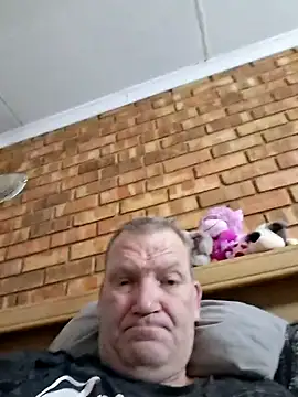 wallacelegend online show from September 25, 2025, 5:33 am