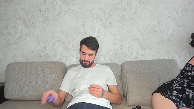 sophywhisper online show from October 15, 2025, 6:57 am