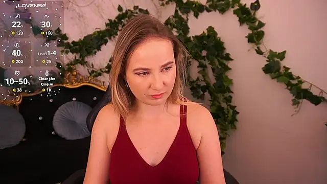 SofieBloom online show from November 13, 2025, 11:25 pm