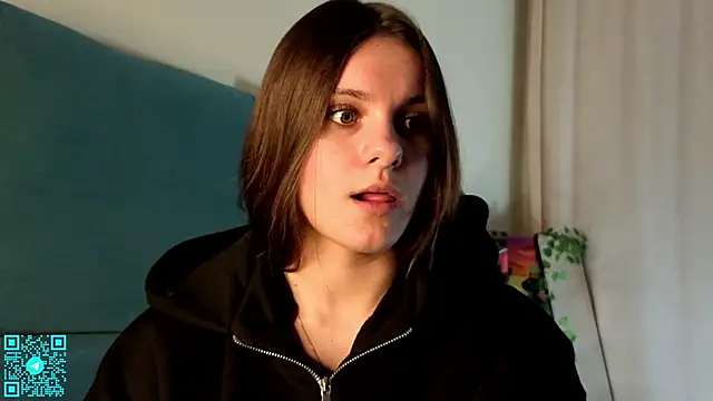 chloemilka online show from March 22, 2026, 5:16 pm