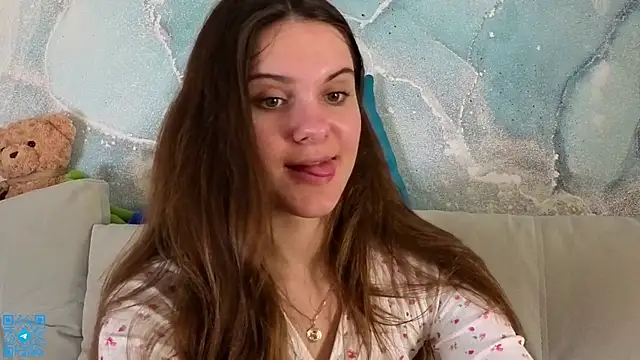 chloemilka online show from June 6, 2026, 6:34 pm