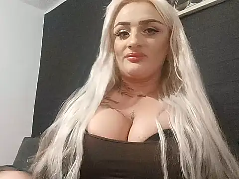 Snapshot of AnastasiaLips chatting on April 28, 2026, 8:14 pm AnastasiaLips online show from April 28, 2026, 8:14 pm