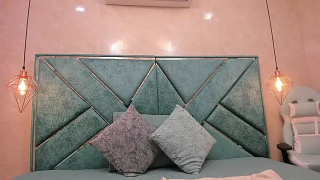 MELODY FIRE  online show from October 25, 2025, 3:51 pm