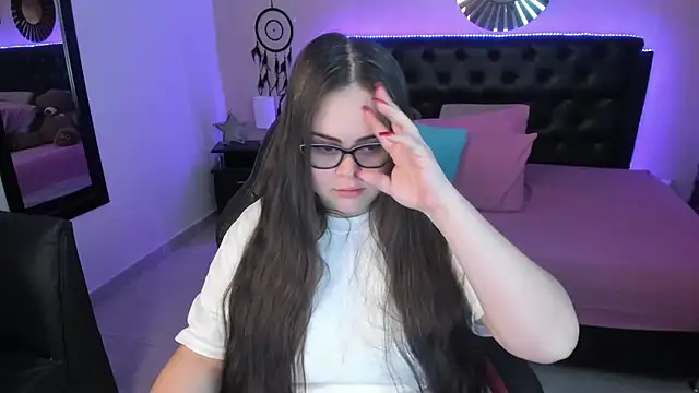 LolaVillalobos online show from February 19, 2026, 12:23 pm