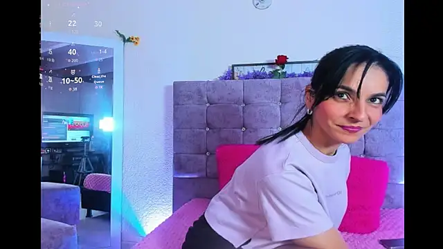 karol rose online show from October 1, 2025, 9:43 pm