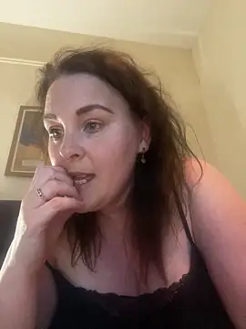 Snapshot of laceygreen chatting on June 12, 2026, 10:41 pm laceygreen online show from June 12, 2026, 10:41 pm