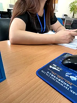 PhuongNhi21 online show from September 27, 2025, 1:21 am