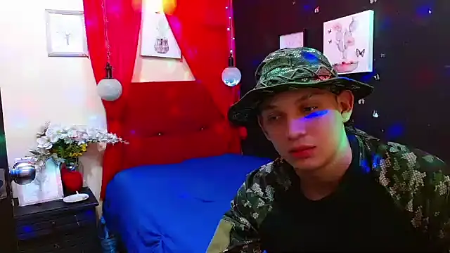 luccasbigcock online show from October 8, 2025, 1:47 am