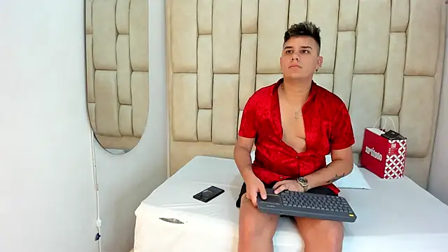 DavilANDkevin2 online show from November 9, 2025, 7:56 pm