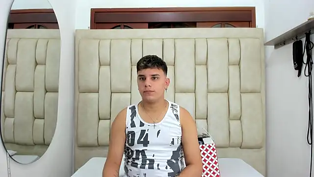 DavilANDkevin2 online show from December 3, 2025, 2:30 am