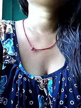 Desi couple305 online show from September 24, 2025, 2:37 am