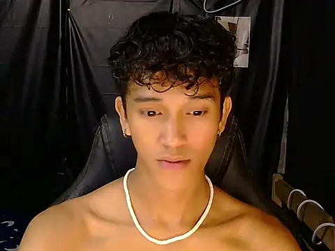 kenbigcockxx online show from April 3, 2026, 1:20 pm